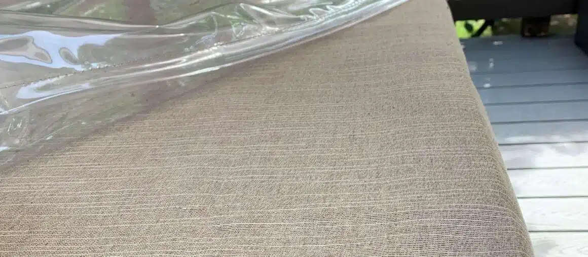 The Dangers Of Dust Build-Up On Outdoor Furniture