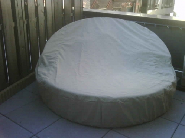 Round Daybed Solution-Dyed Marine Poly Khaki