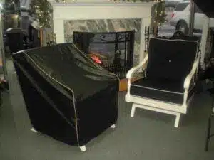 Chair Cover Blk Vinyl with piping